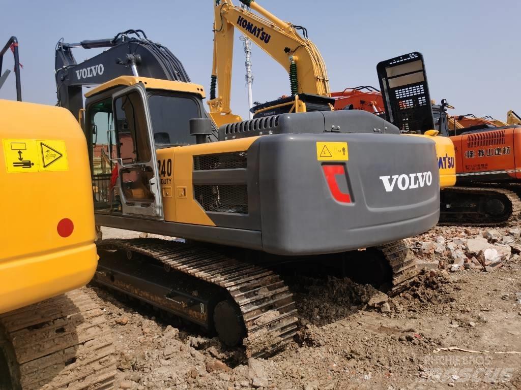 Volvo EC 240 Paletli ekskavatörler