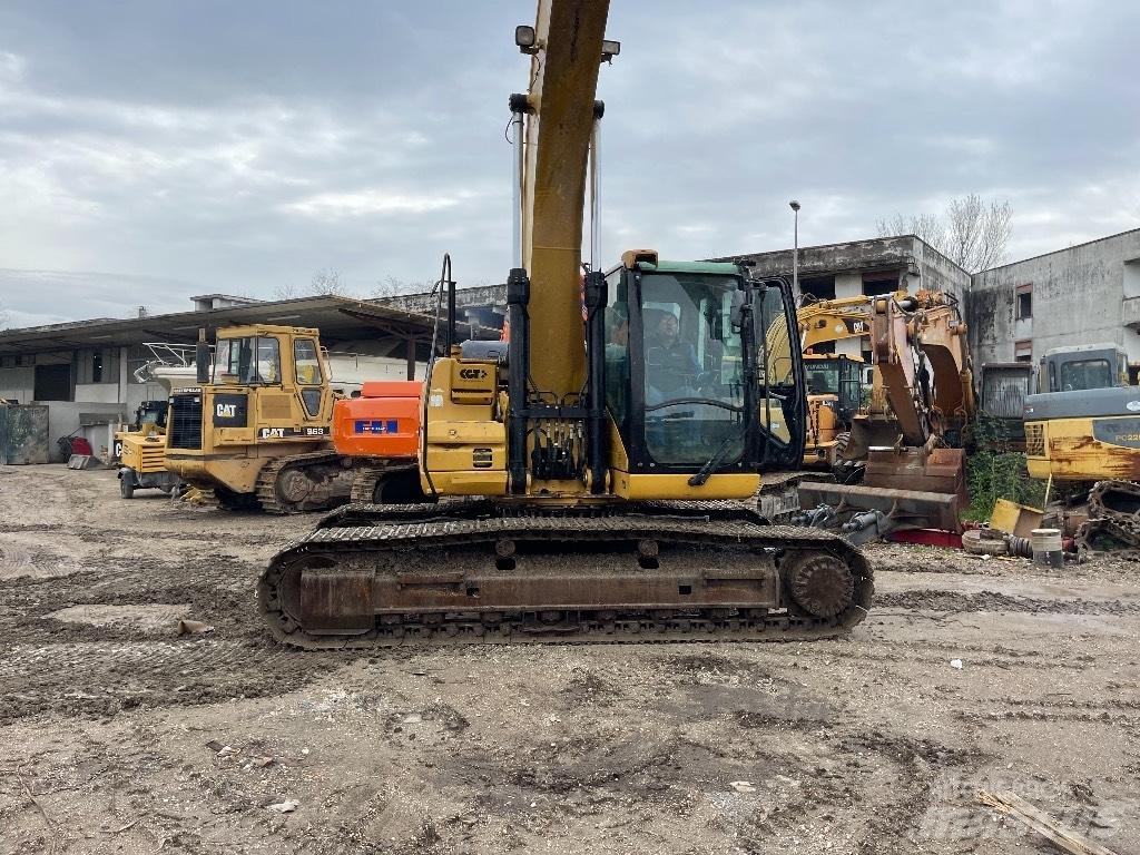 CAT 323 D Paletli ekskavatörler