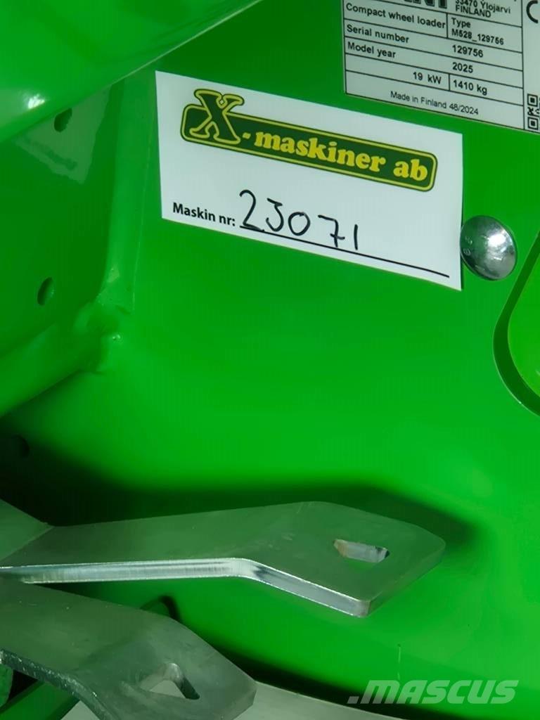 Avant 528 Çok amaçlı yükleyiciler