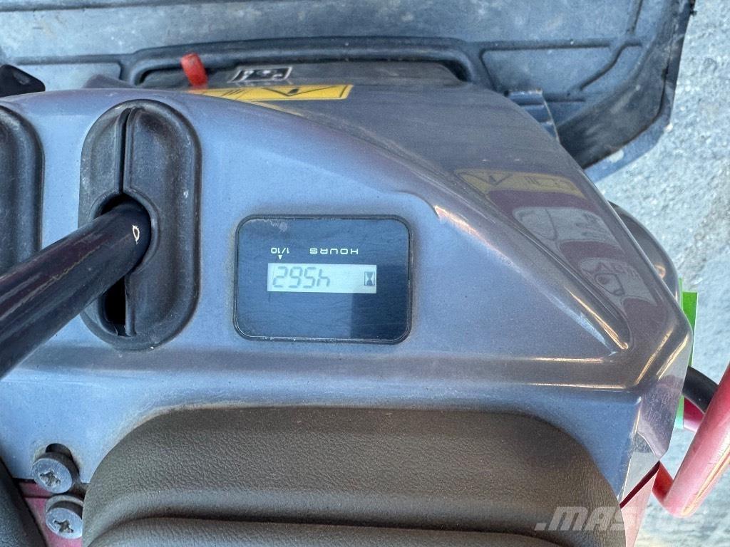 Yanmar SV08 (1E935) Mini ekskavatörler, 7 tona dek