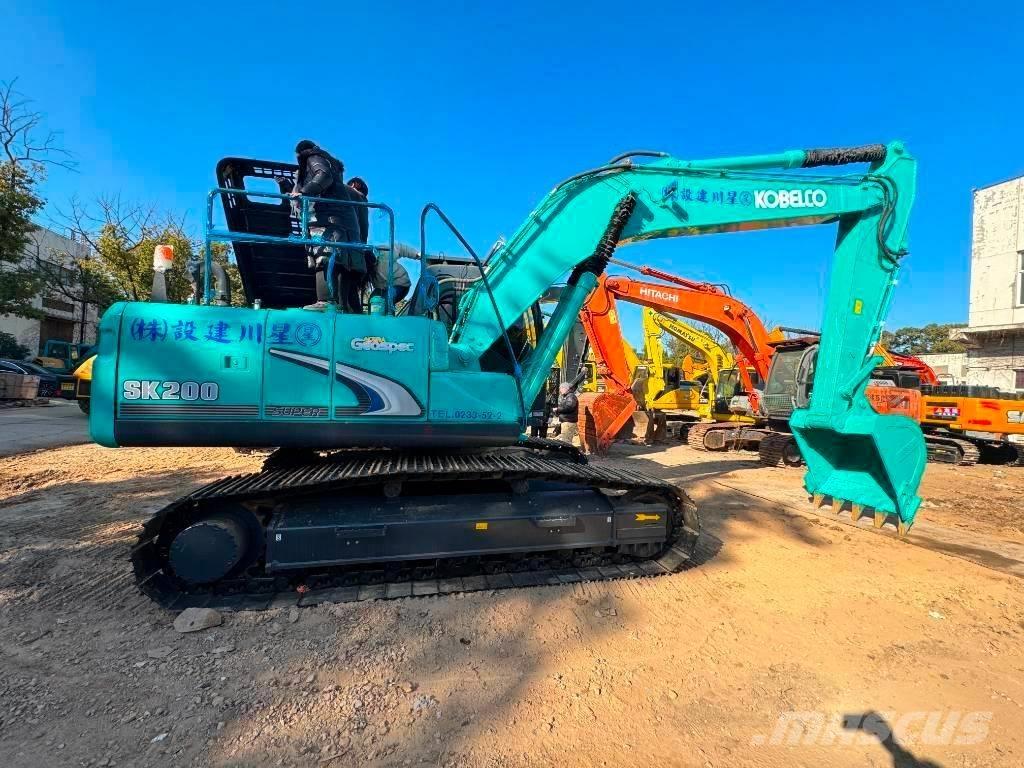 Kobelco SK 200-8 Paletli ekskavatörler