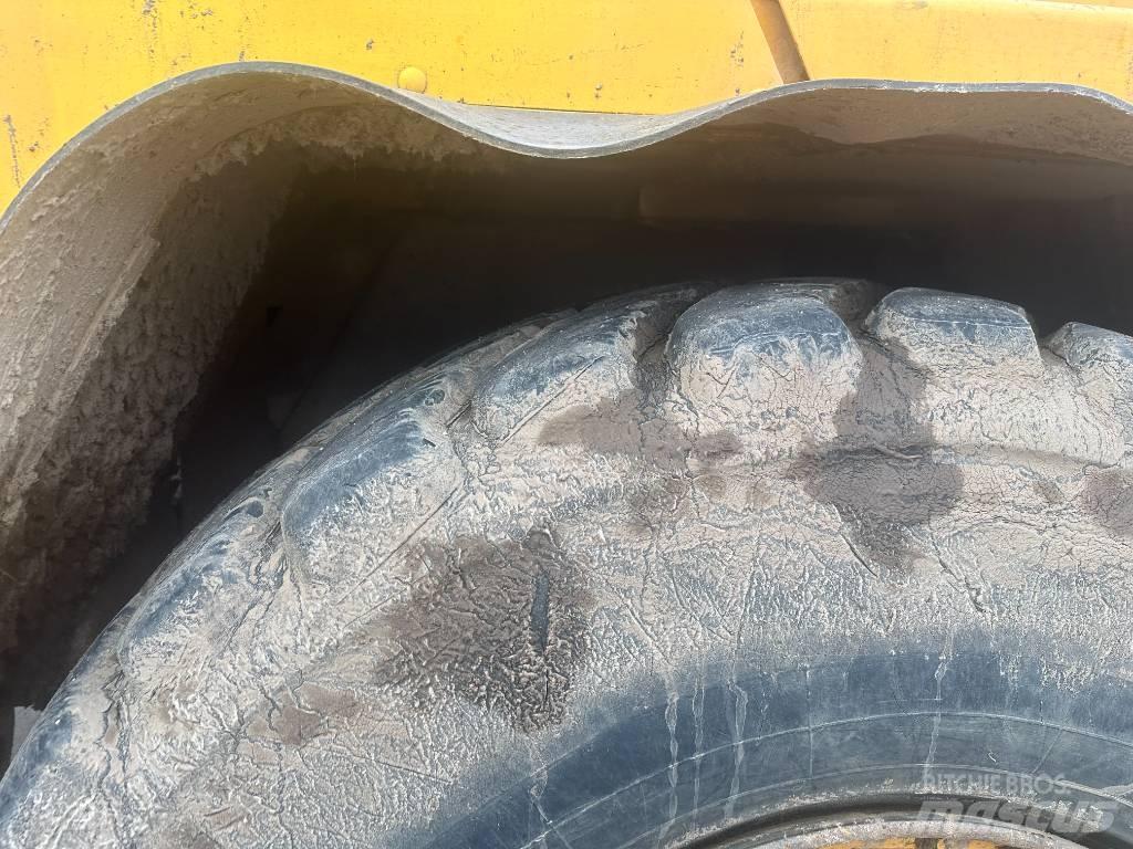 Moxy MT31 Belden kirma kaya kamyonu