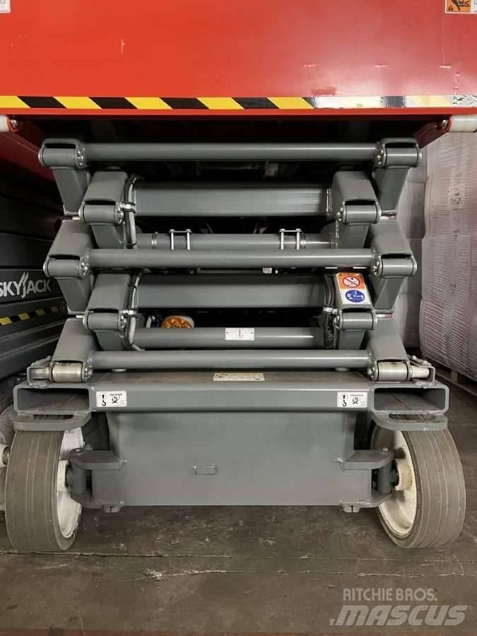 SkyJack SJ4732 Makasli platformlar