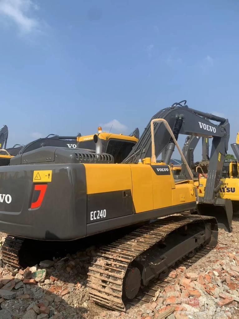 Volvo EC 240 Paletli ekskavatörler