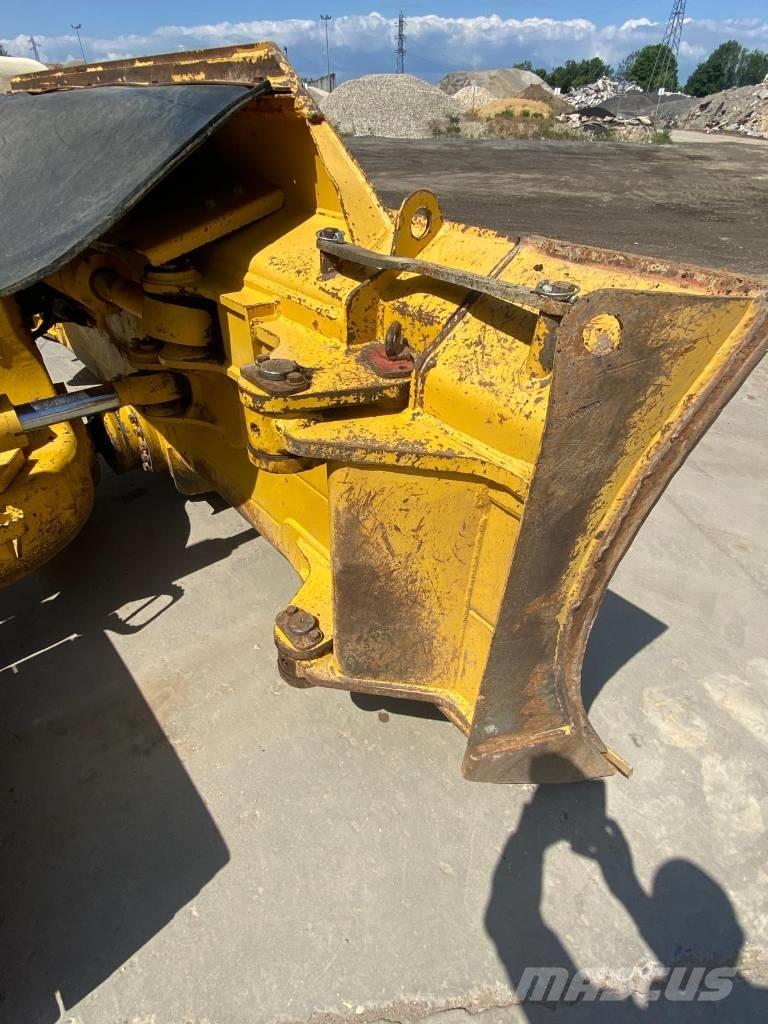 Komatsu D61PX24 Paletli dozerler
