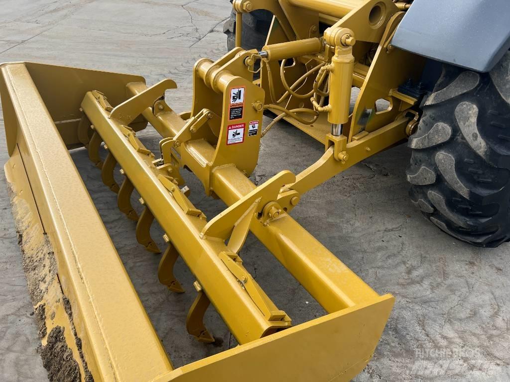 John Deere 210L EP Ön yükleyici ve kazicilar