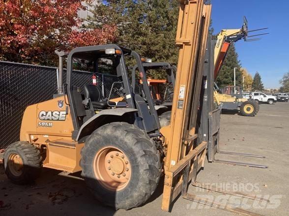 CASE 586H Arazi tipi forklift
