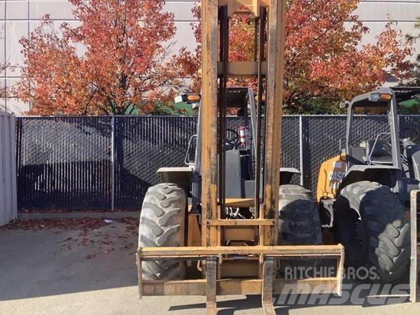 CASE 586H Arazi tipi forklift