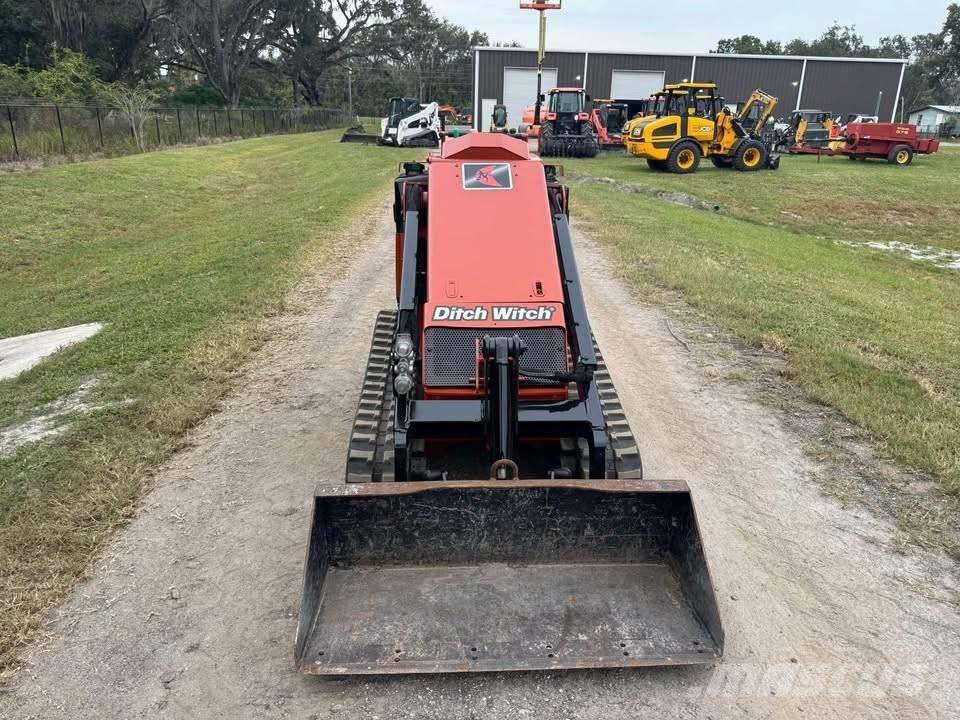 Ditch Witch SK 800 Skid steer loderler