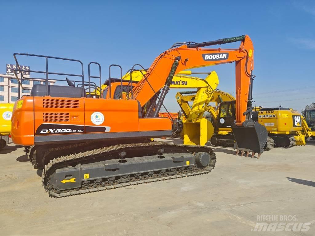 Doosan DX 300 Paletli ekskavatörler