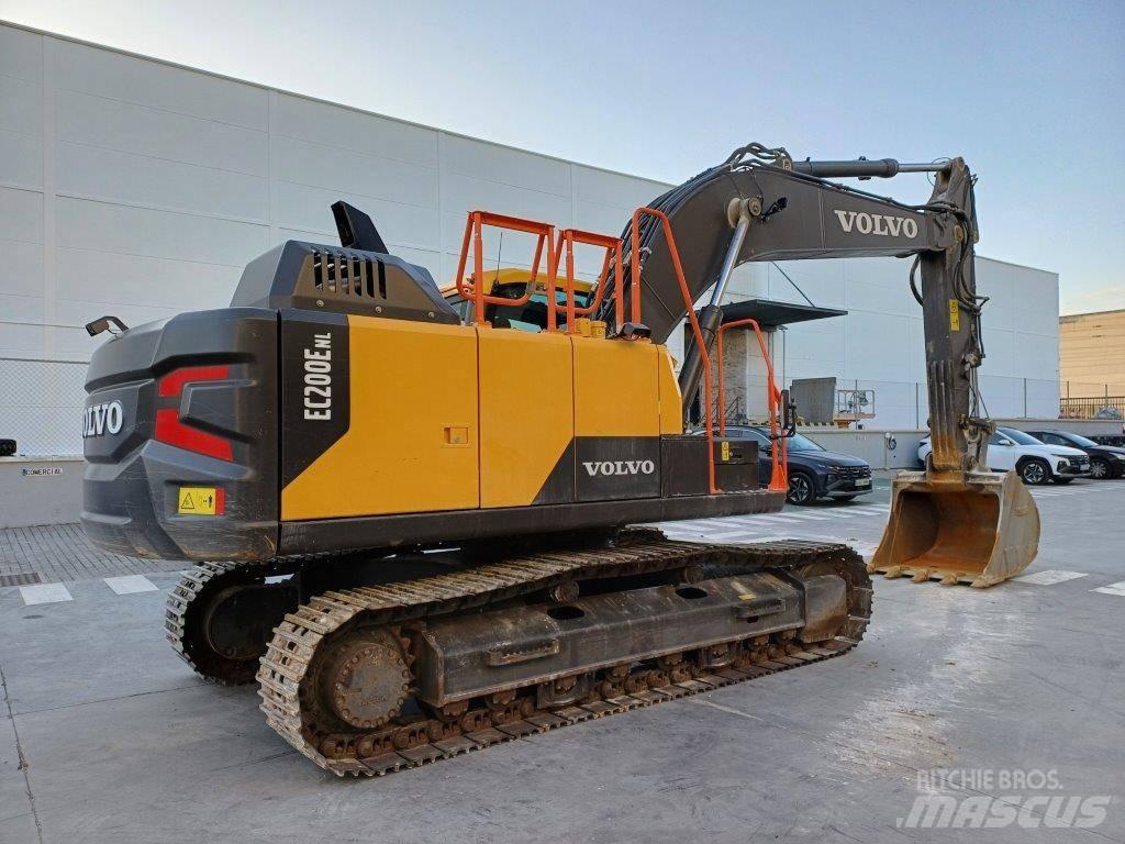 Volvo EC200E NL Paletli ekskavatörler