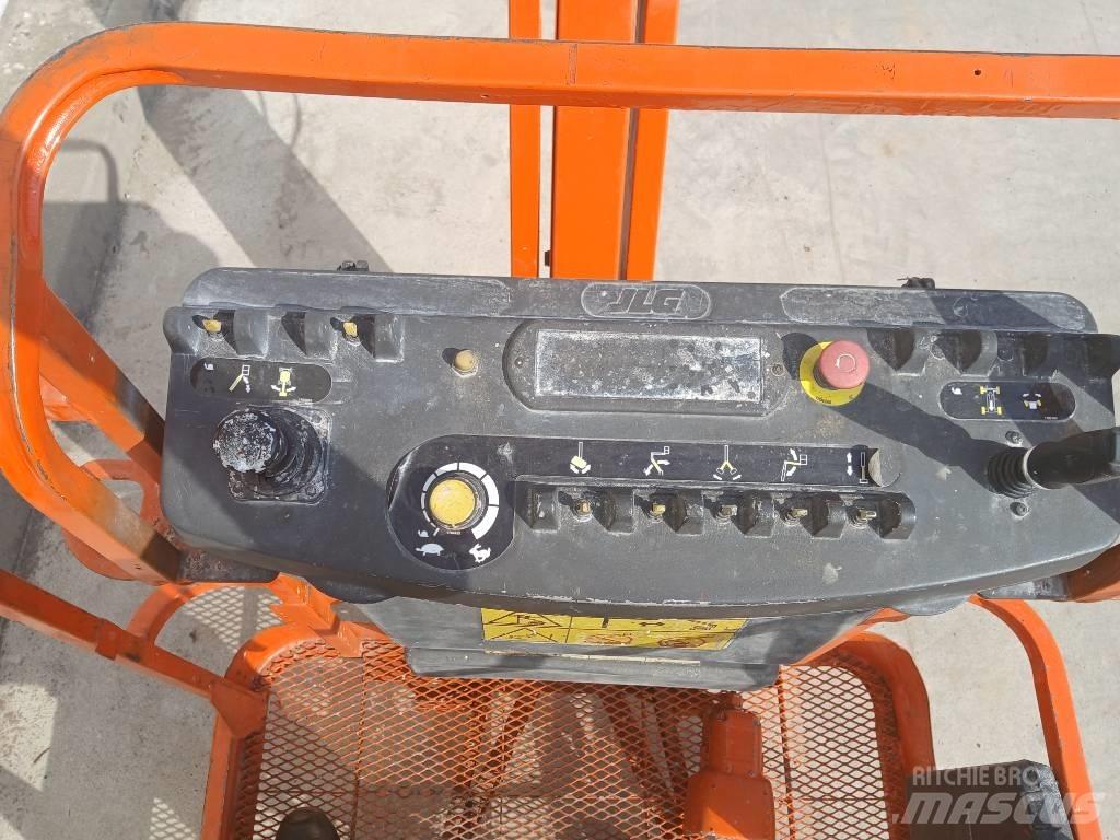 JLG E 300 AJ Körüklü personel platformları