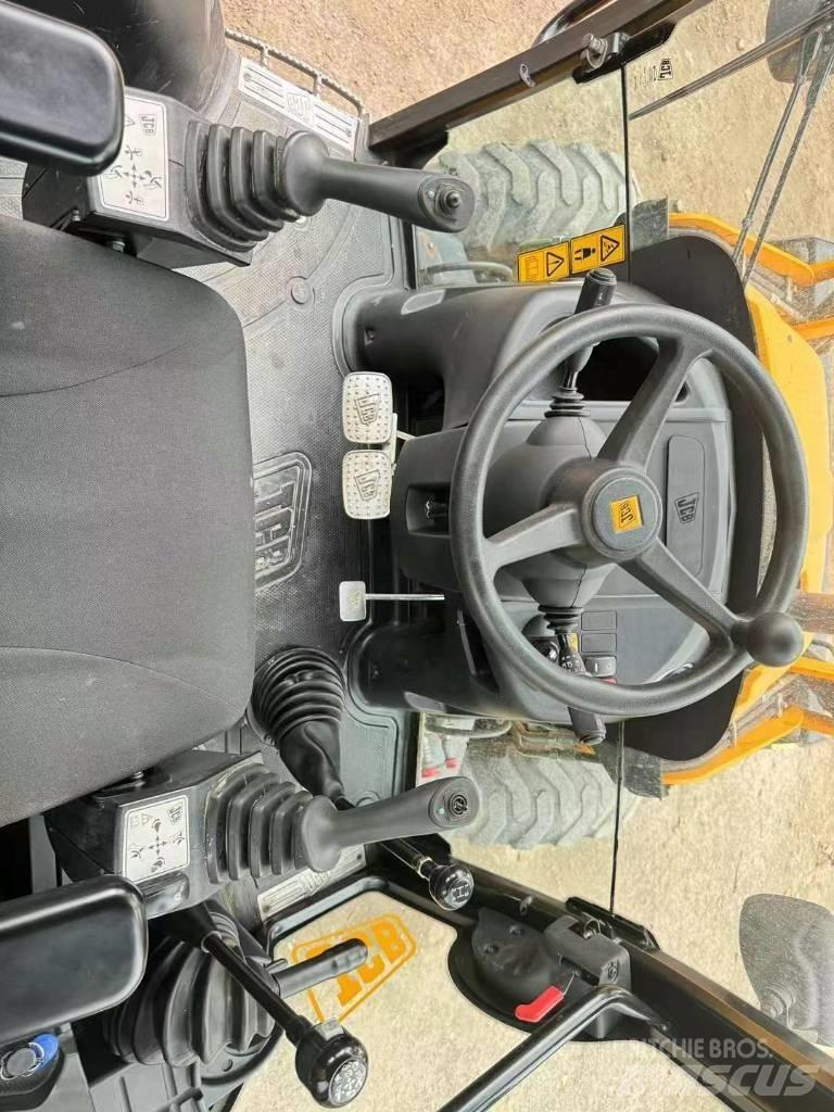 JCB 3 CX Lastik tekerli ekskavatörler
