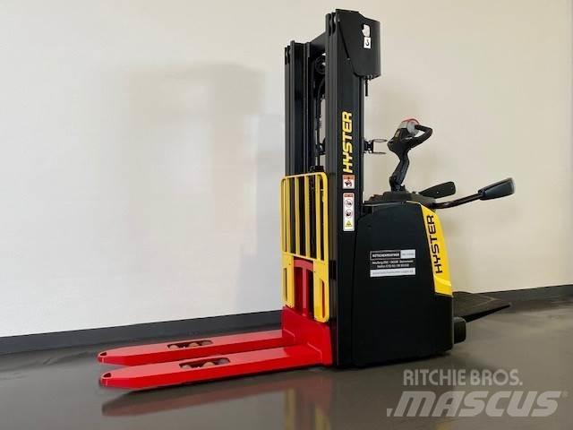 Hyster S1.6S Yaya kumandali istif makinasi