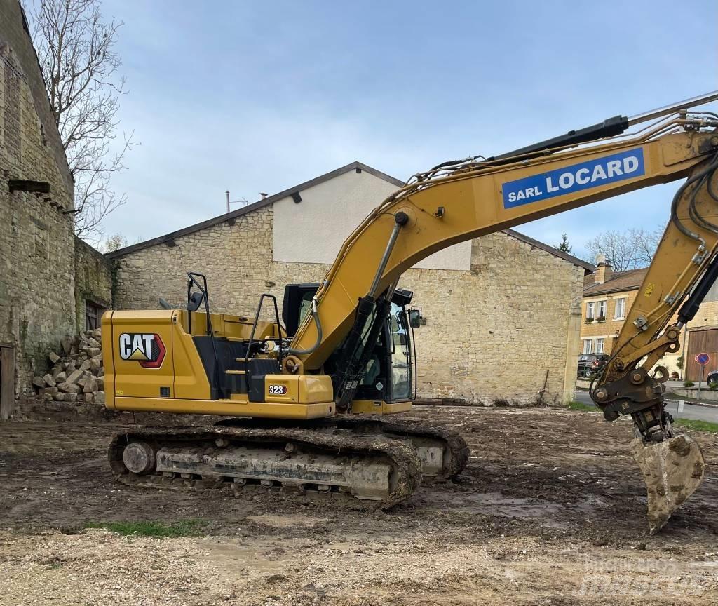 CAT 323 Paletli ekskavatörler