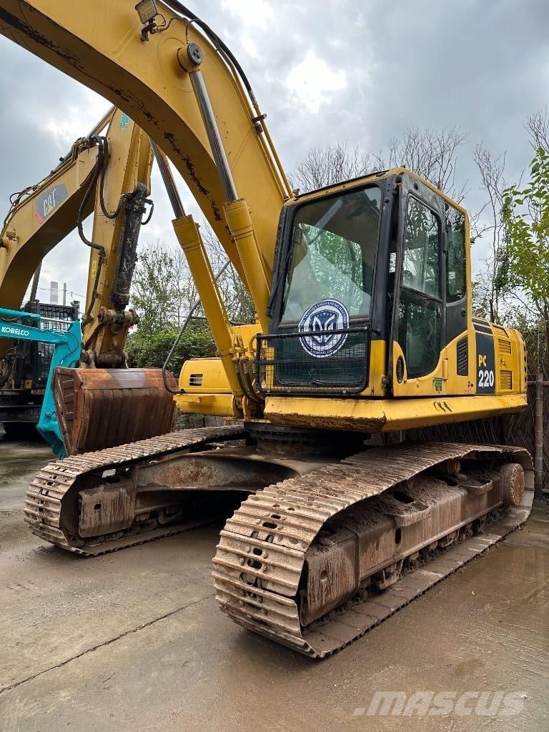 Komatsu PC 220-8 Paletli ekskavatörler