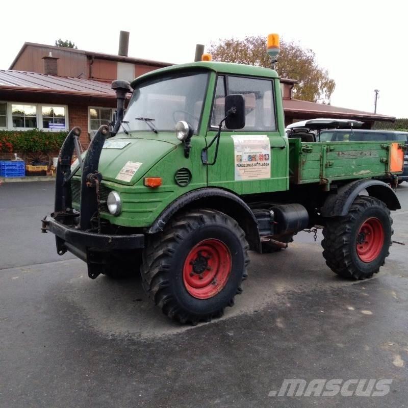 Mercedes-Benz U421 Traktörler
