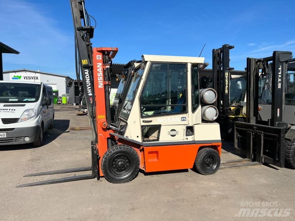Nissan PH02A25U LPG'li forkliftler