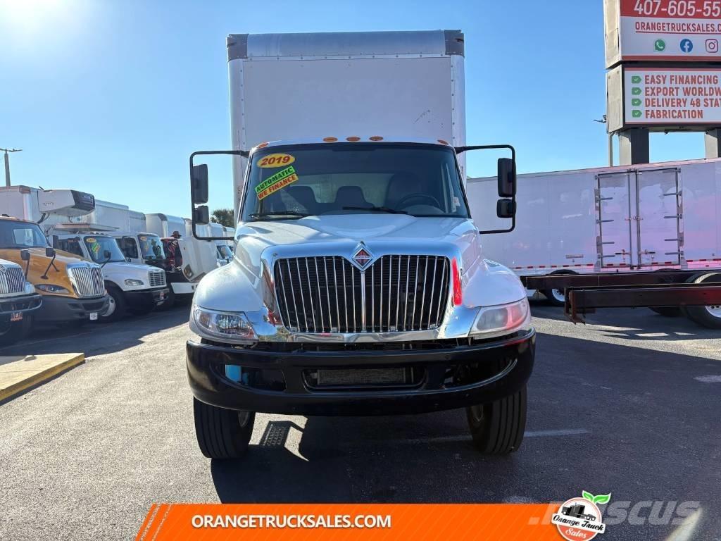 International 4300 Kapali kasa kamyonlar
