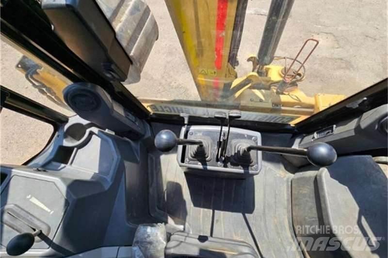 CAT 426F2 TLB Kazıcı yükleyiciler - beko loder