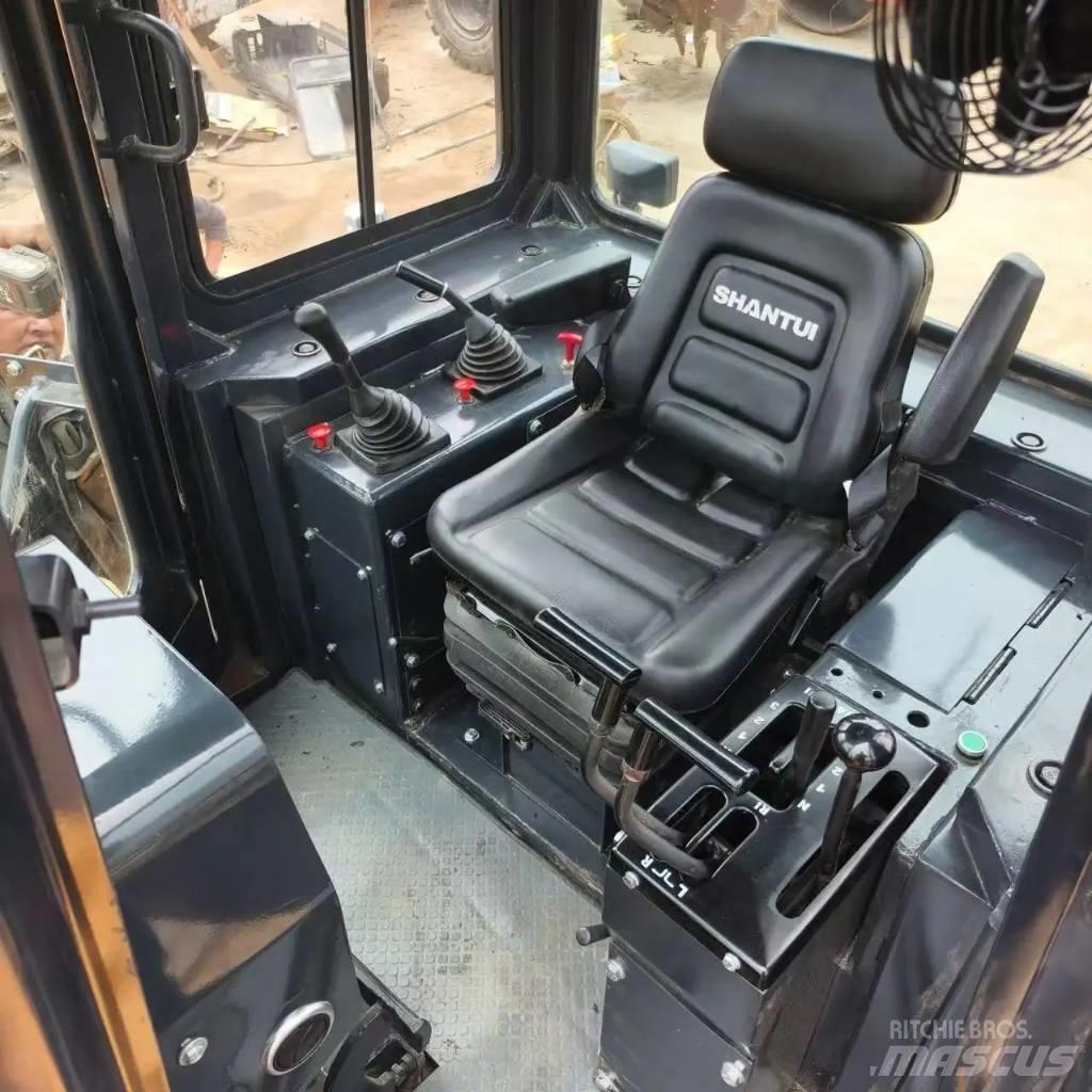 Shantui SD 16 Paletli dozerler