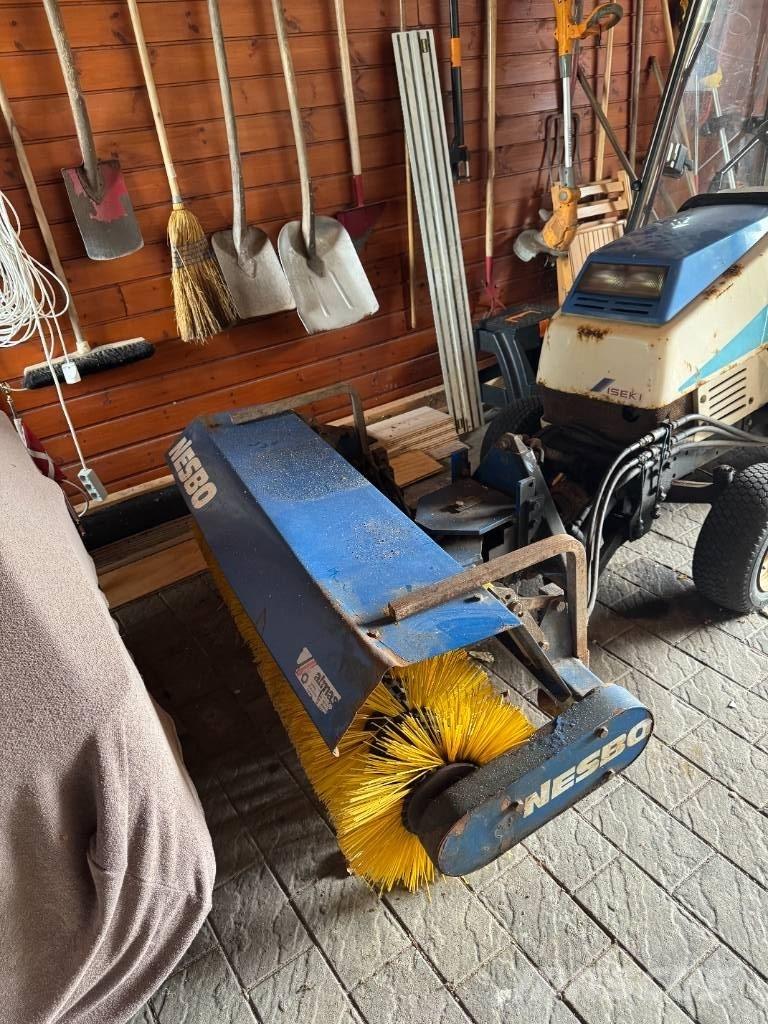 Iseki Hydro Diger kar ve yol makinalari