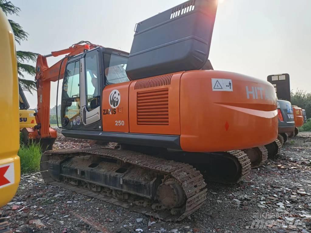 Hitachi ZX 250 LC Paletli ekskavatörler