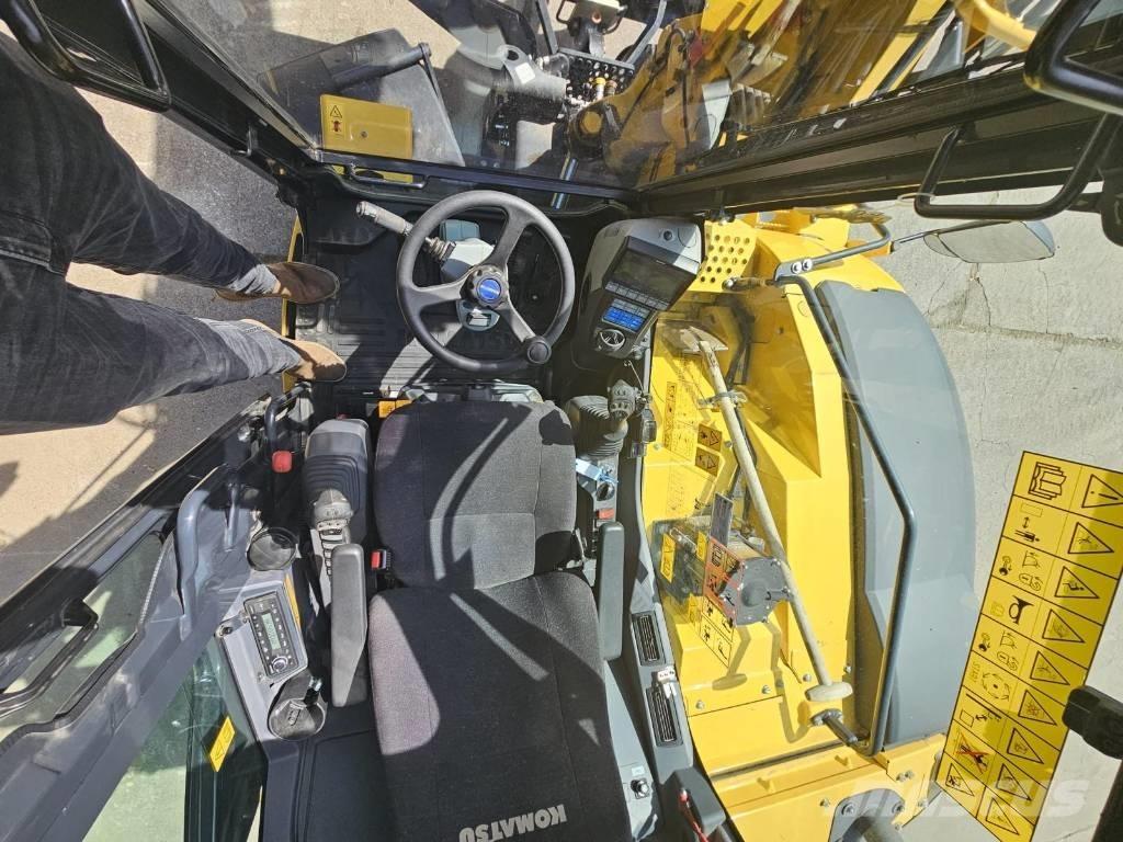 Komatsu PW 98 MR-11 Lastik tekerli ekskavatörler