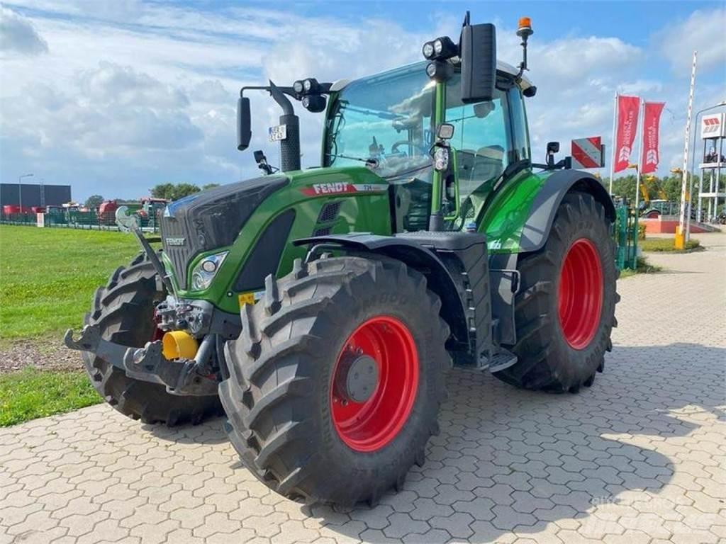 Fendt 724 PROFI+ Traktörler