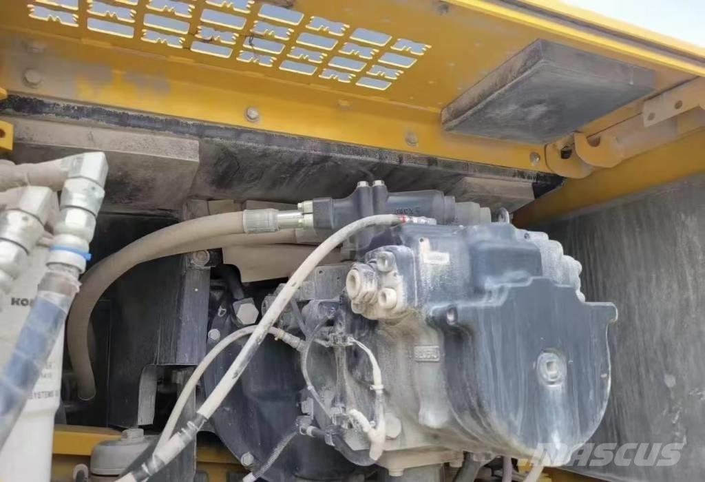 Komatsu PC 460-8 Paletli ekskavatörler