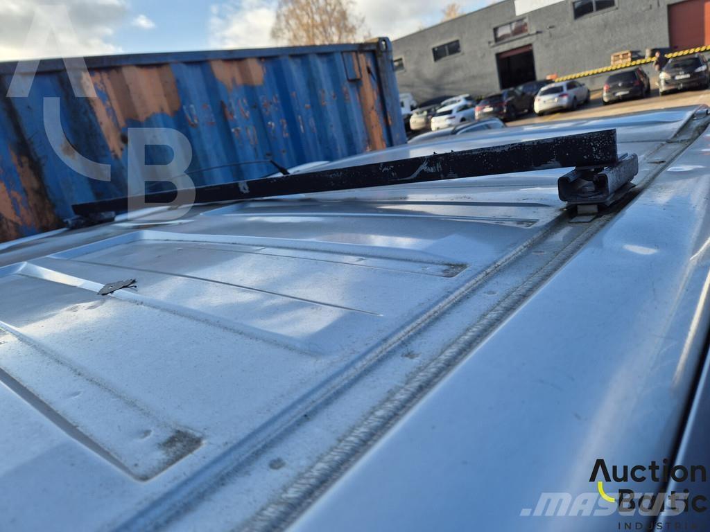 Renault Trafic Otomobiller