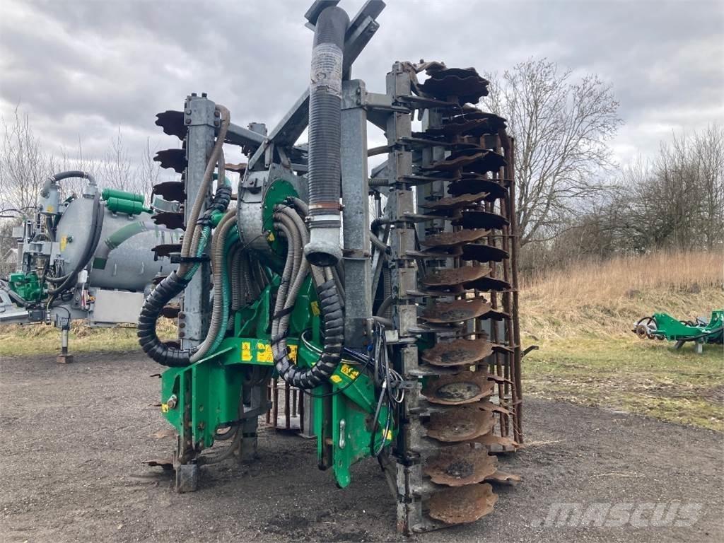 Samson SD 600 Sivi gübre ve ilaç tankerleri