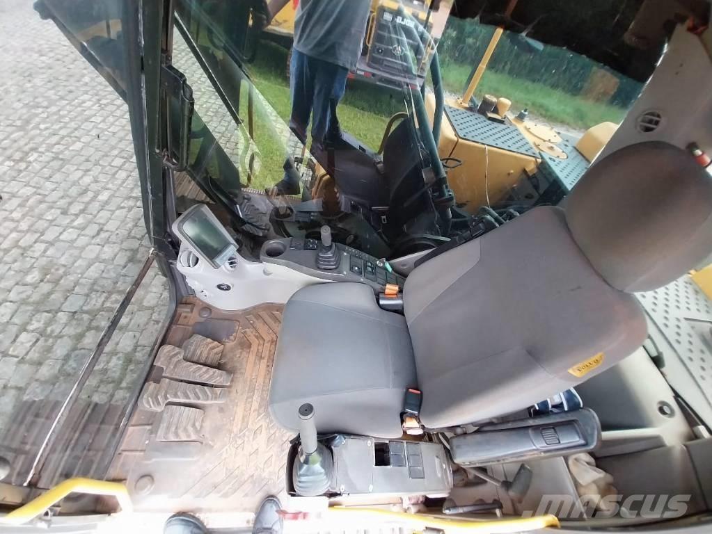 Volvo EC 220 DL Paletli ekskavatörler