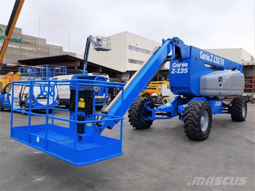 Genie Z135 70 Körüklü personel platformları