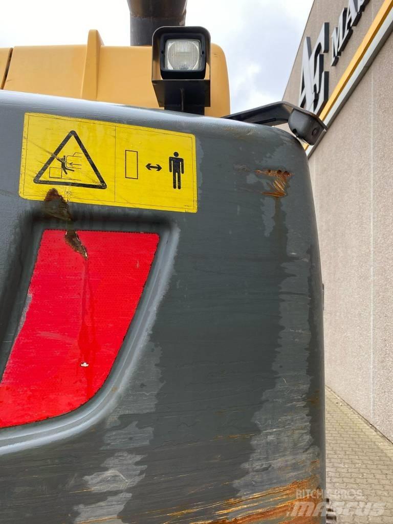 Volvo EC 300 D L Paletli ekskavatörler