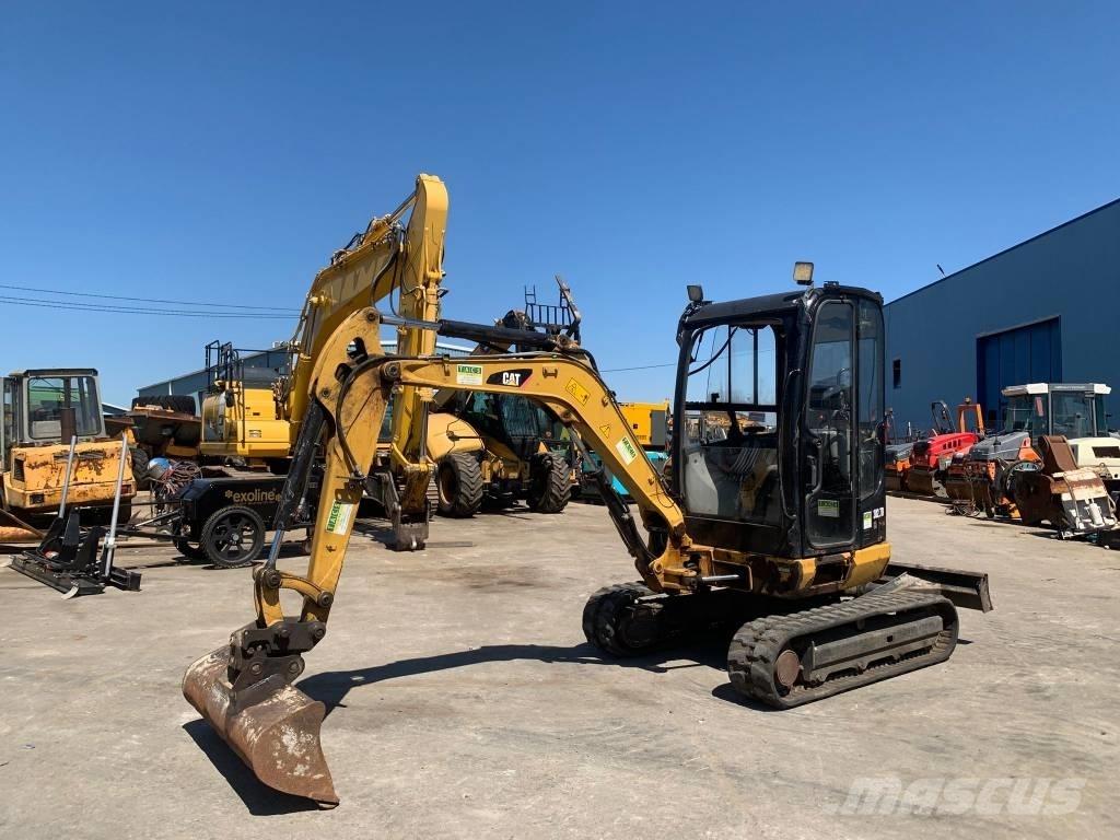 CAT 302.7 D CR Mini ekskavatörler, 7 tona dek
