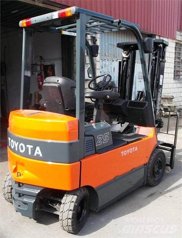 Toyota 7 FBMF 25 Elektrikli forkliftler