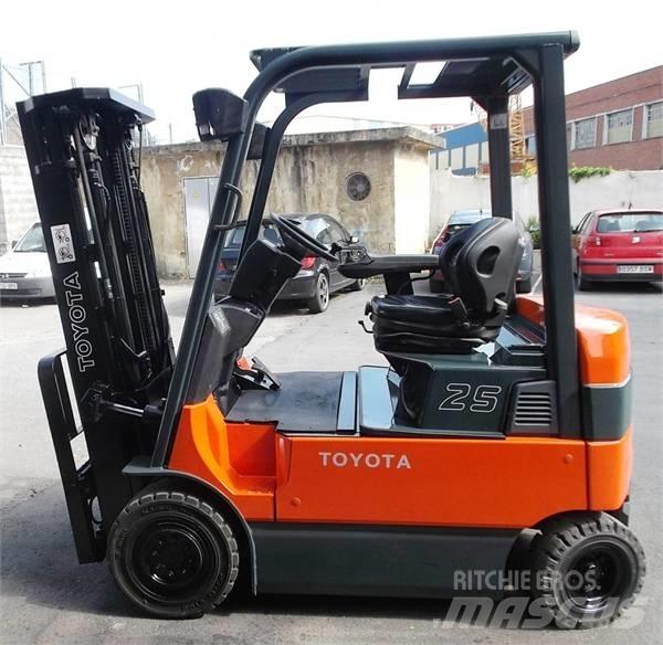 Toyota 7 FBMF 25 Elektrikli forkliftler