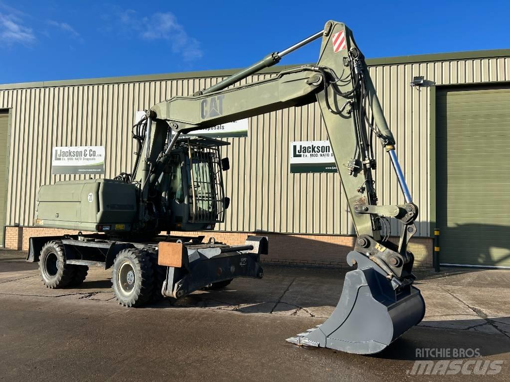 CAT 318 Lastik tekerli ekskavatörler