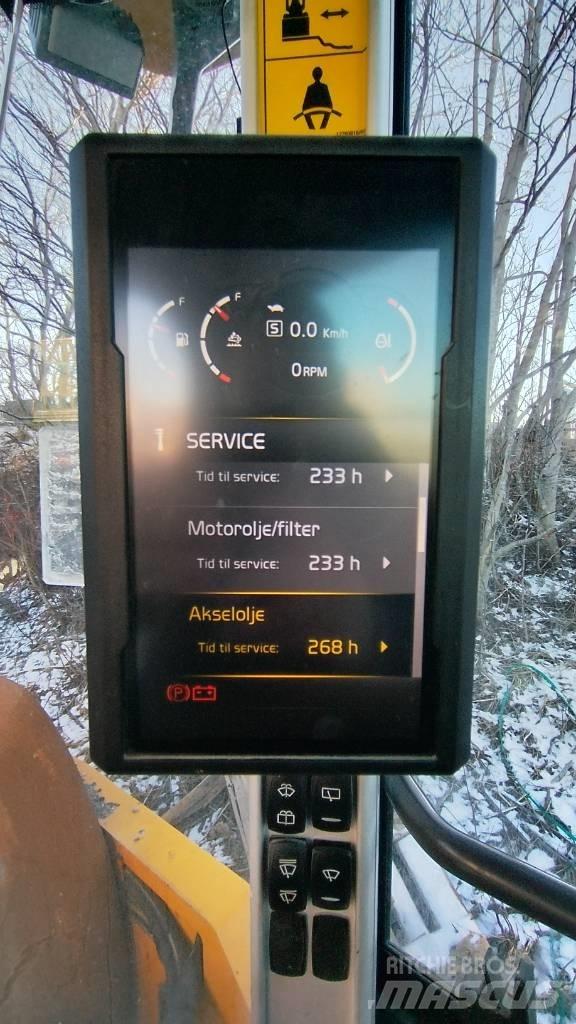 Volvo SD 160 B Pnömatik lastikli silindirler