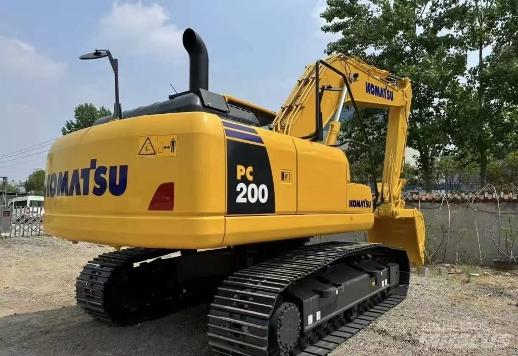 Komatsu PC 200-8 Paletli ekskavatörler