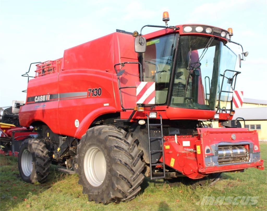 Case IH AF 7130 Biçerdöverler
