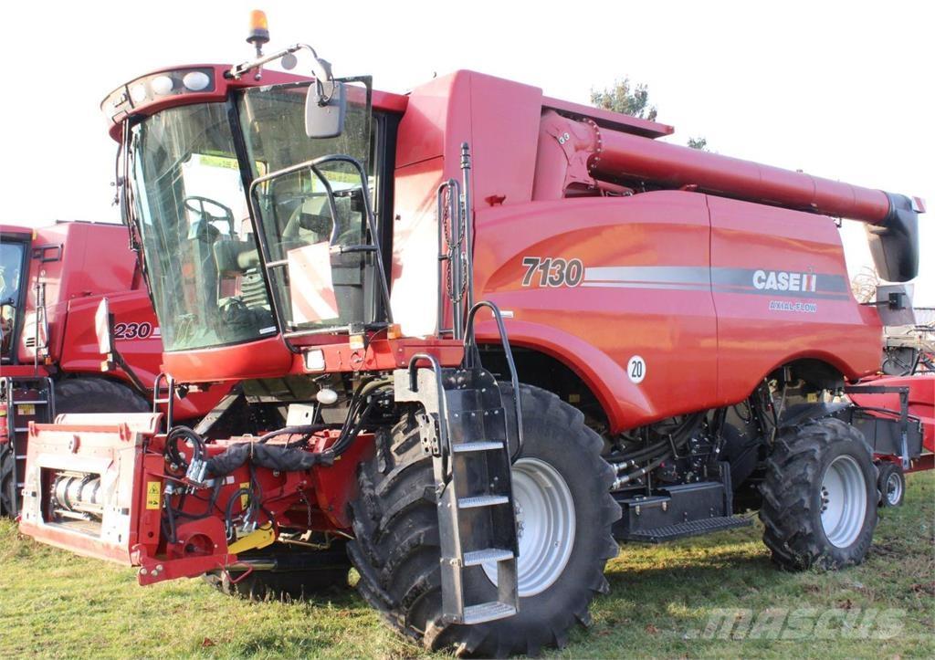 Case IH AF 7130 Biçerdöverler