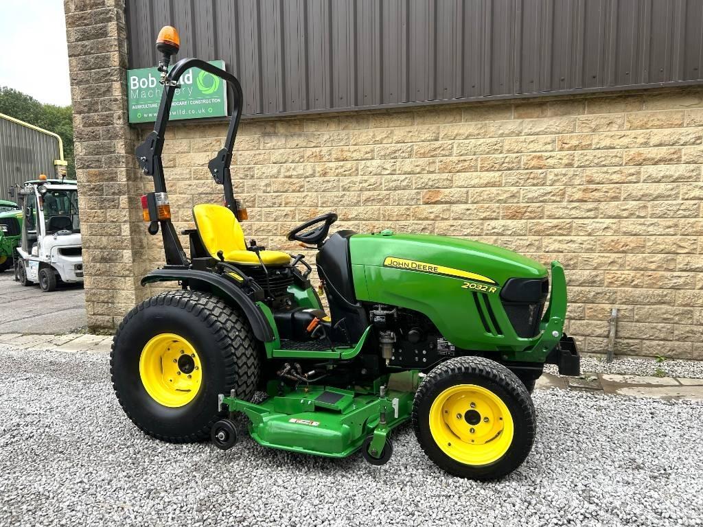 John Deere 2032R Traktörler