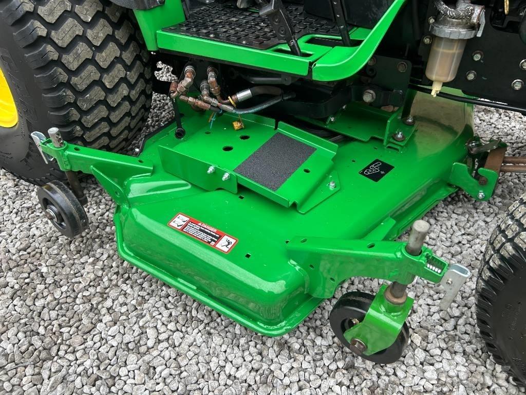 John Deere 2032R Traktörler