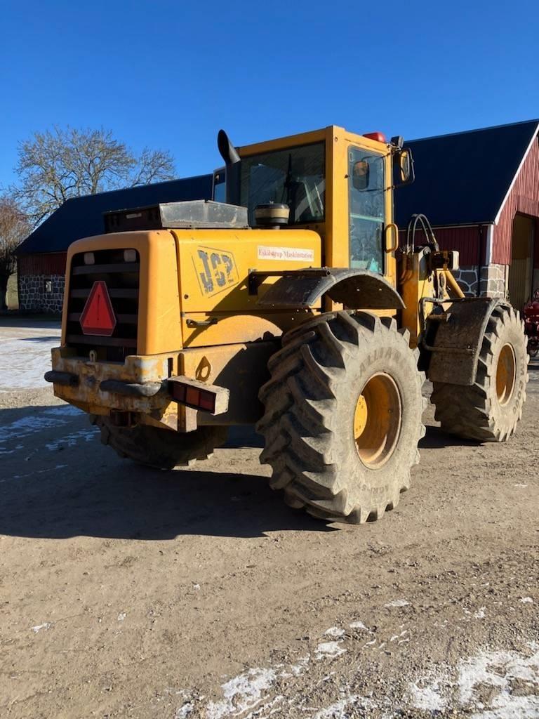 JCB 414S Tarimsal teleskopik yükleyiciler