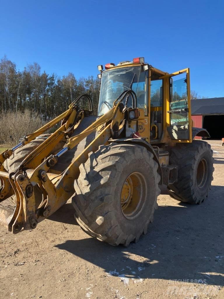 JCB 414S Tarimsal teleskopik yükleyiciler
