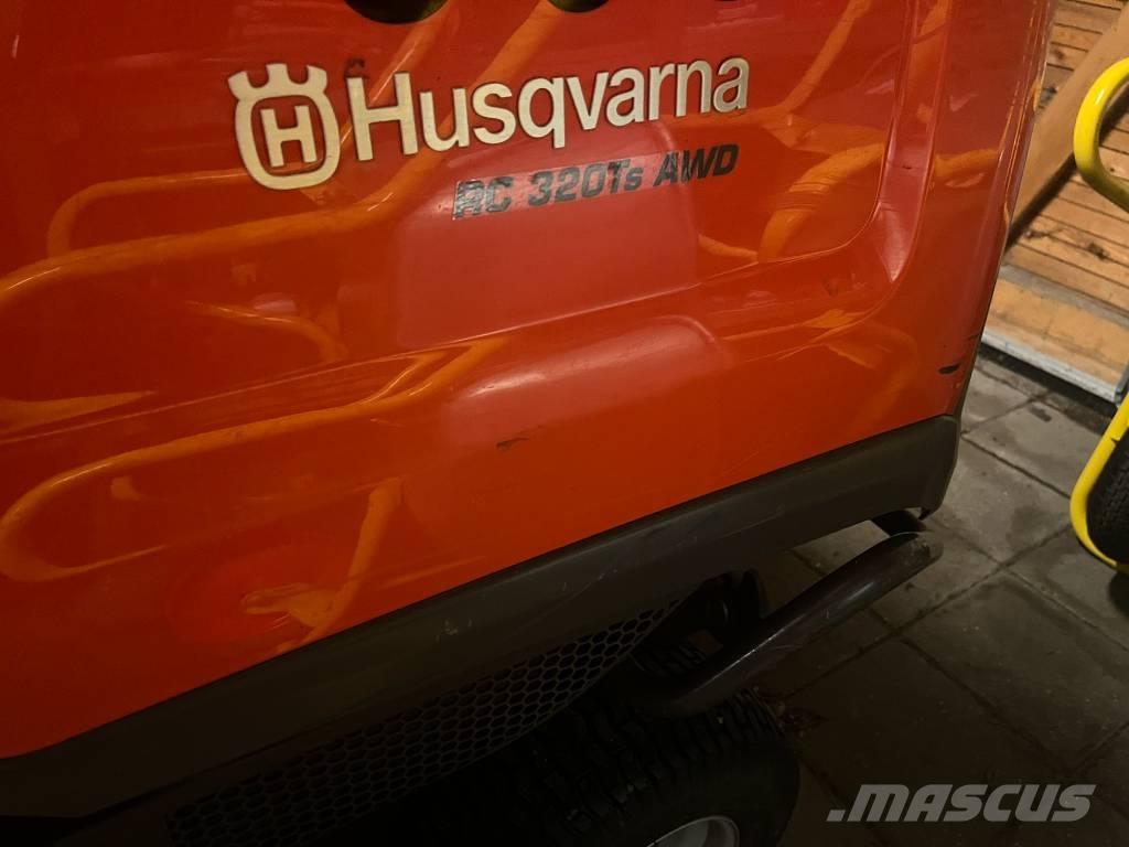 Husqvarna RC320Ts Mobil çim biçme makineleri