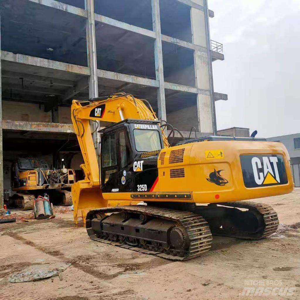 CAT 325 D Paletli ekskavatörler