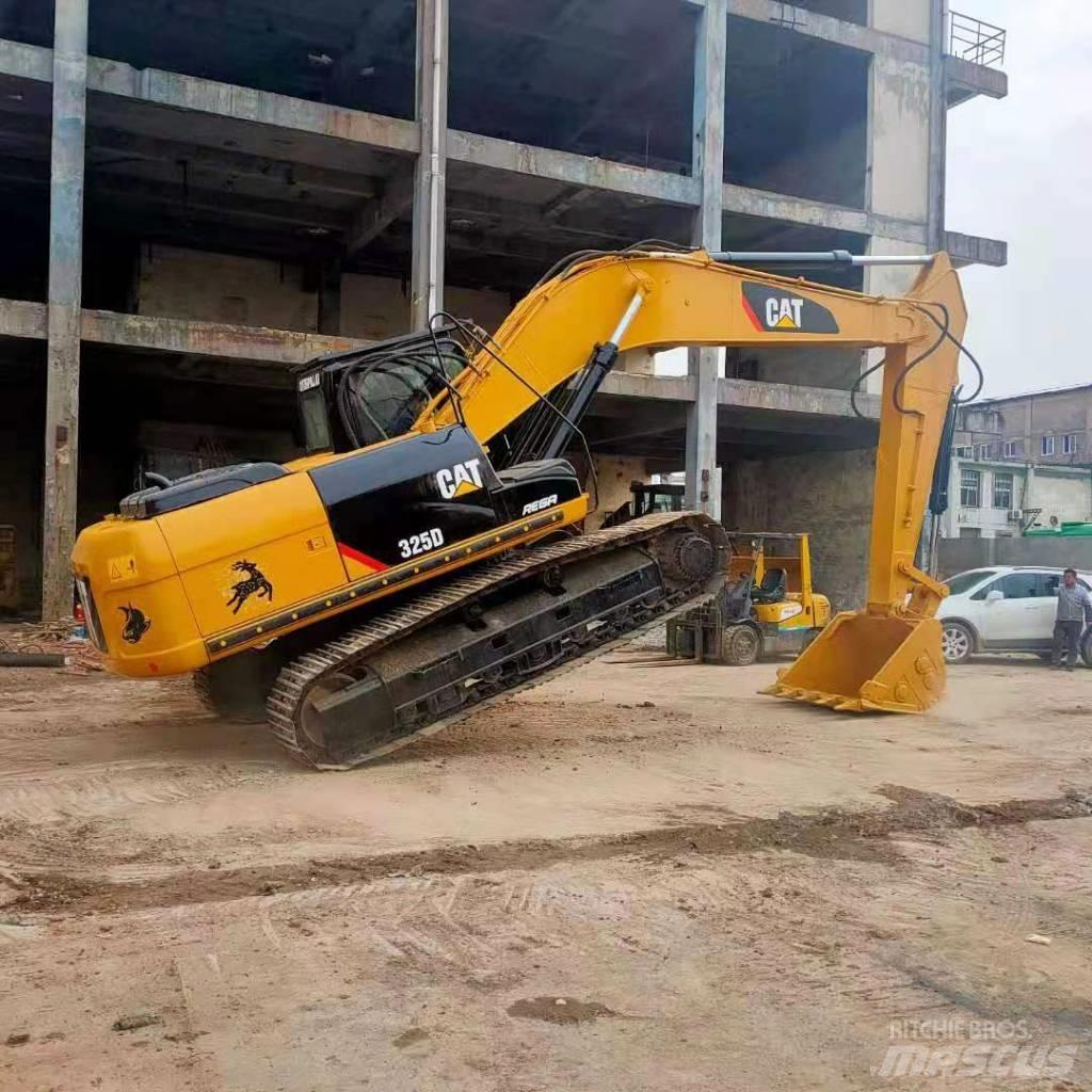 CAT 325 D Paletli ekskavatörler